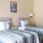 Golden Palms & Cafe فاماغوستا