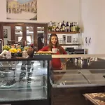 Golden Palms & Cafe 4*