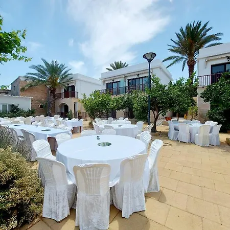 Golden Palms & Cafe ファマグスタ