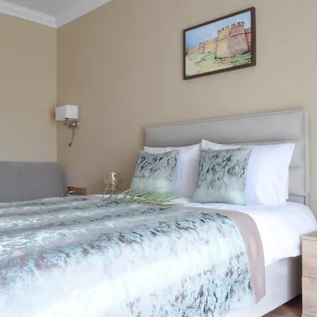 Golden Palms & Cafe בית הארחה פמגוסטה