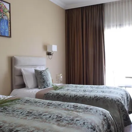 Golden Palms & Cafe 4* פמגוסטה