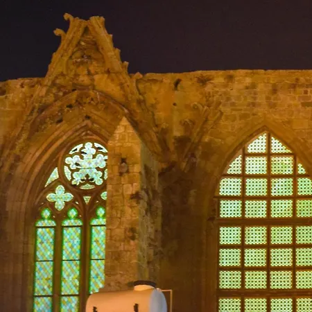 Golden Palms & Cafe 4* פמגוסטה