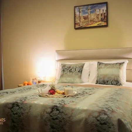 Golden Palms & Cafe 4* פמגוסטה