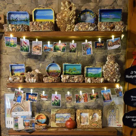 Golden Palms & Cafe בית הארחה פמגוסטה