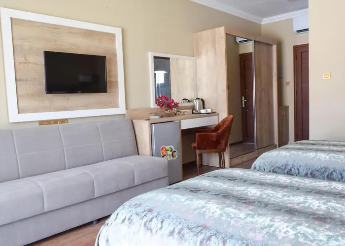 Pensjonat Golden Palms & Cafe