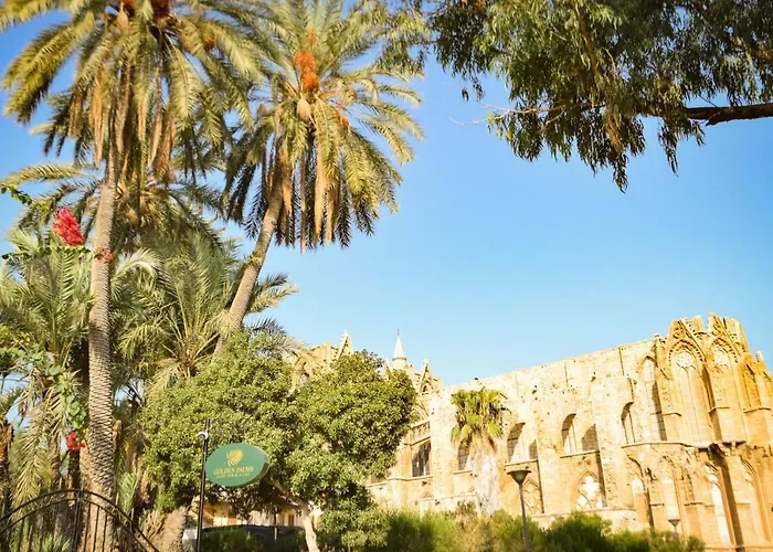 Πανσιόν Golden Palms & Cafe Αμμόχωστος