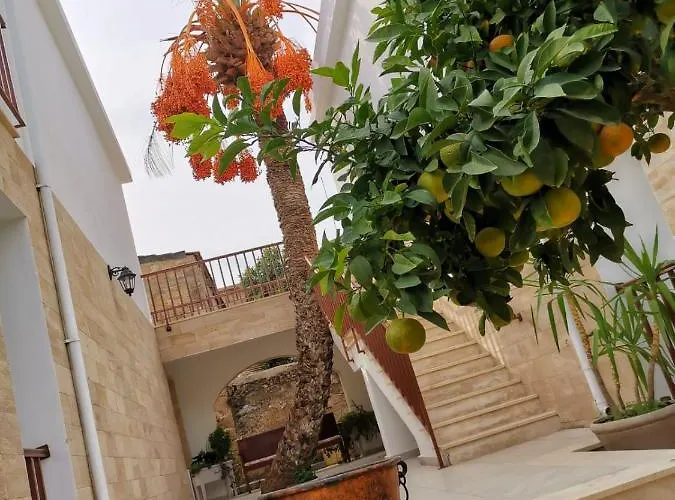 Golden Palms & Cafe Pensjonat Famagusta (Northern Cyprus)