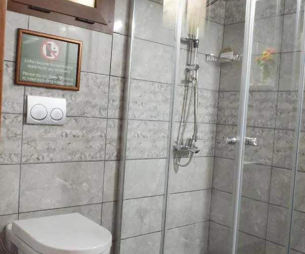 Pensjonat Golden Palms & Cafe 4*